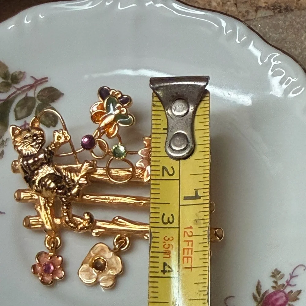 Gold Tone Cat‎ & Sunflower Floral Dangle Brooch - Gold